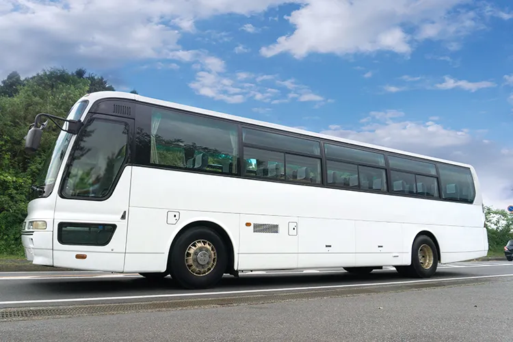 大型バスの側面