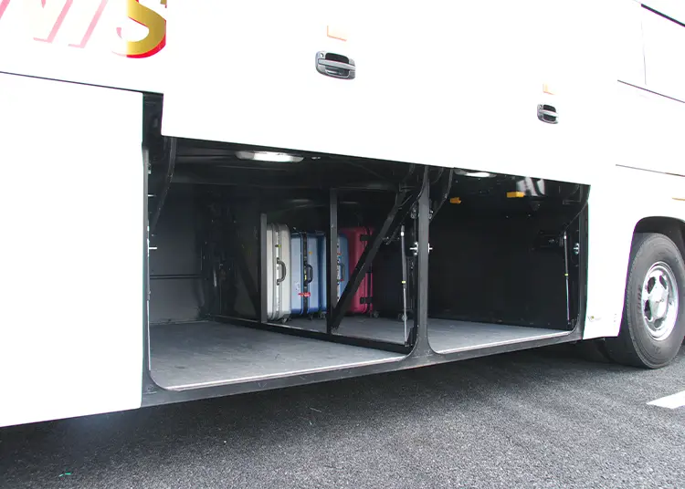 貸切バスのトランク